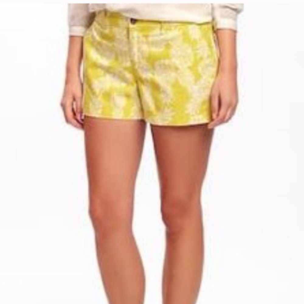 Yellow Shorts with Pineapple print. Women's 3” Chino Size 12 Cute!